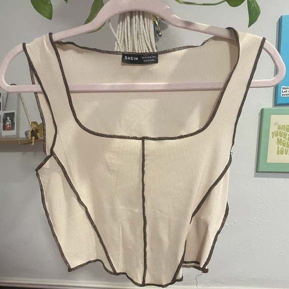 Crop top that is versatile top. Can we dressed down or up. - Picture 1 of 1